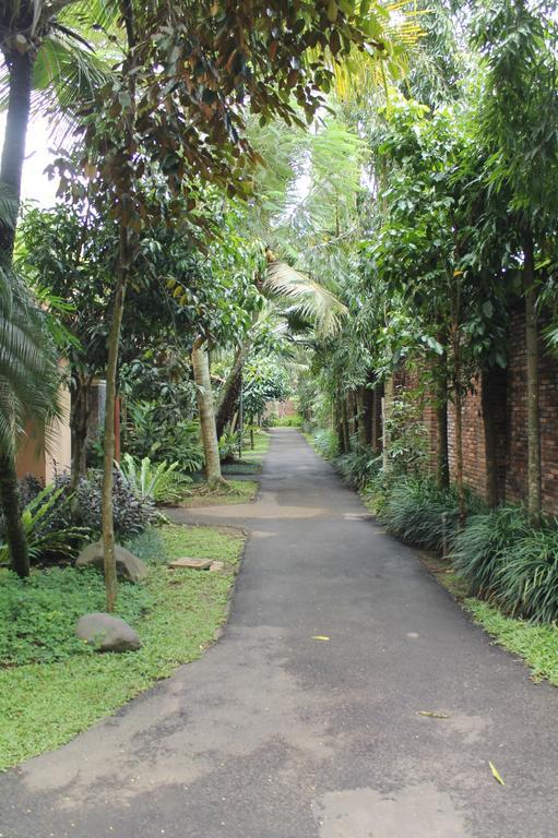Laras Asri Resort&Spa Salatiga Exterior foto
